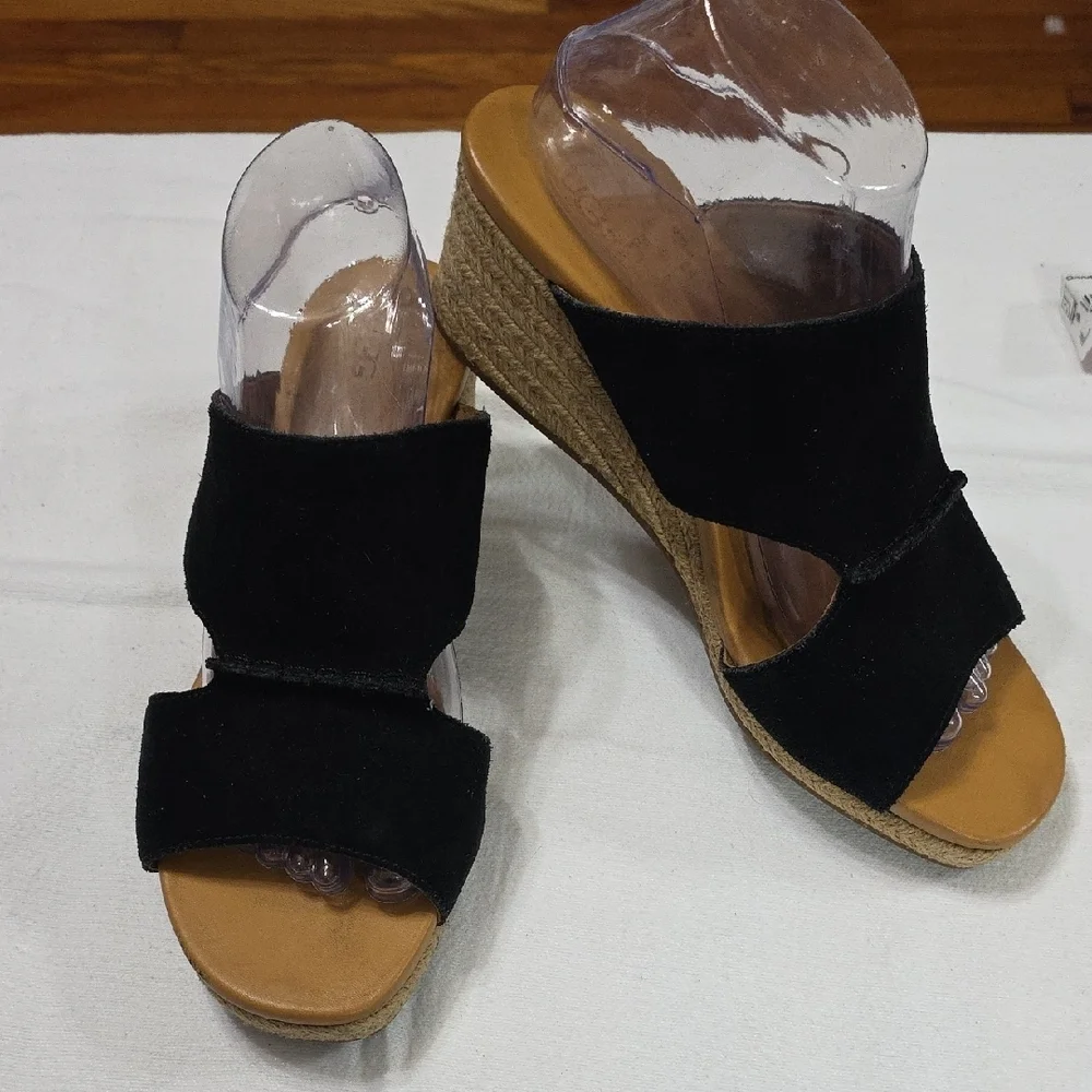 Black‎ Wedge Sandals
